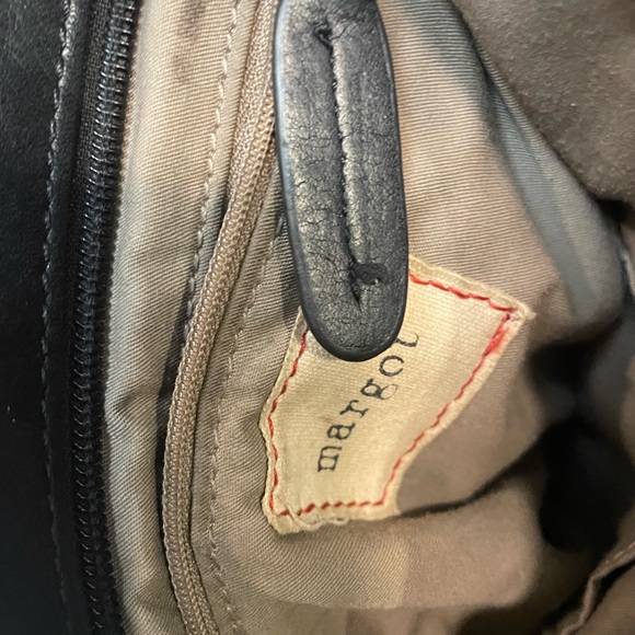 Margot soft leather cross body bag - Picture 6 of 7